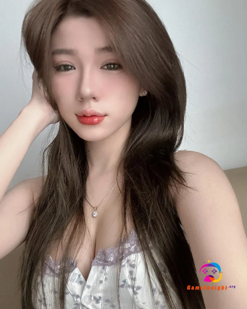 Hot girl Mi Trần 2k5 sinh năm bao nhiêu